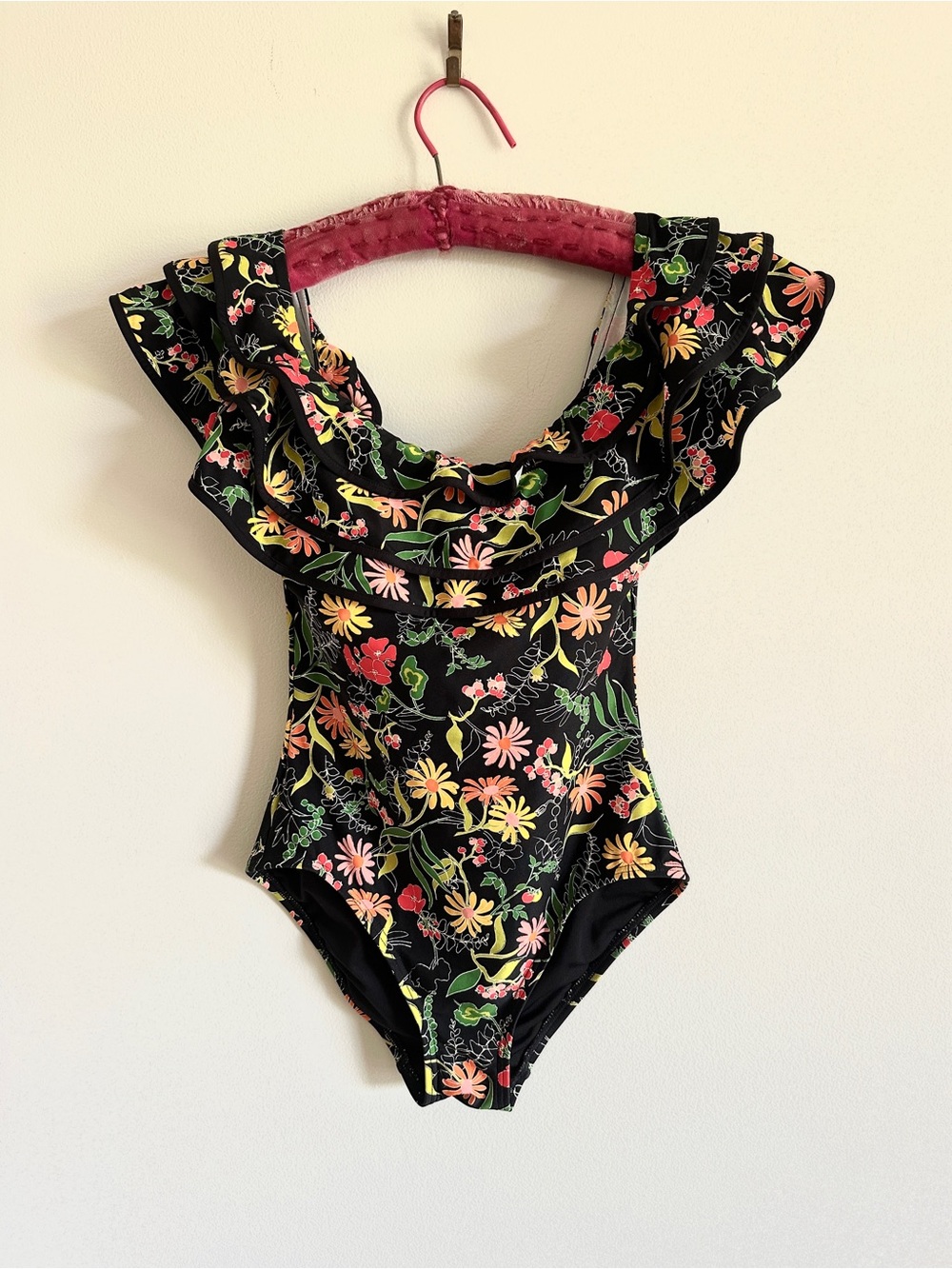 NWOT Kate Spade Ruffled One Piece Swimsuit